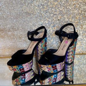 Penny Loves Kenny Woman’s Skip Platform Sandal